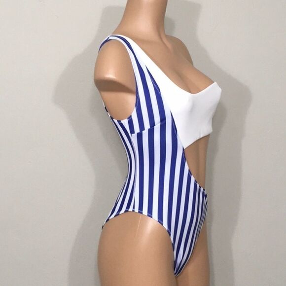 Kendall + Kylie stripe cut out swimsuit. NWT - Picture 6 of 10